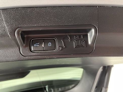 Used 2022 Ford Explorer XLT image 51