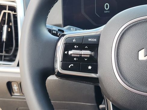 Certified 2025 Kia Sorento SX image 26
