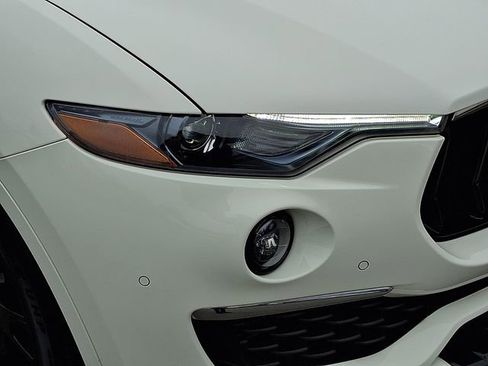 Used 2022 Maserati Levante GT image 11