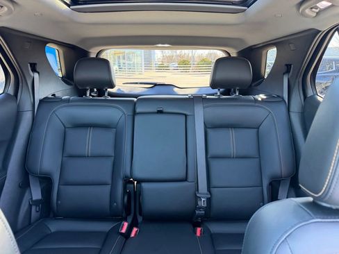 Used 2022 Chevrolet Equinox Premier image 16