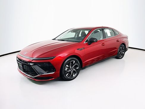 Used 2025 Hyundai Sonata SEL FWD image 3
