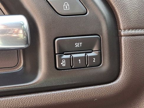 Used 2023 GMC Sierra 2500 Denali w/ Denali Ultimate Package image 32