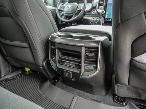 New 2026 RAM 1500 4x4 Crew Cab image 44