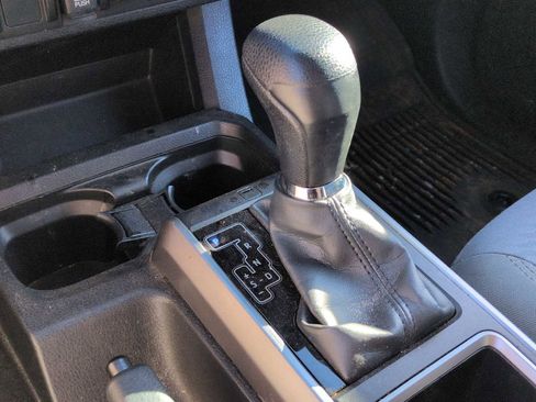 Used 2022 Toyota Tacoma 4x4 Double Cab image 18