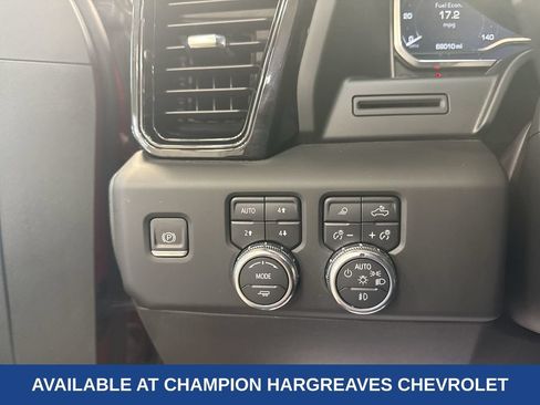 Used 2022 GMC Sierra 1500 AT4 w/ AT4 Preferred Package AWD/4WD image 23