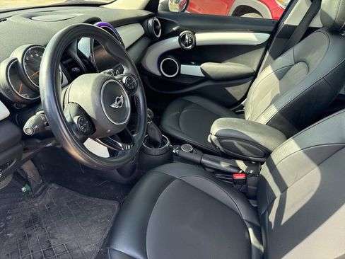 Used 2016 MINI Cooper 4-Door Hardtop image 10