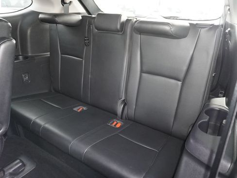 Used 2020 Toyota Highlander XLE FWD image 10