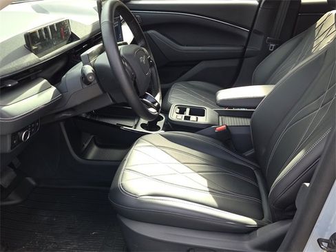 Used 2025 Ford Mustang Mach-E Select w/ Comfort Package Lite image 17