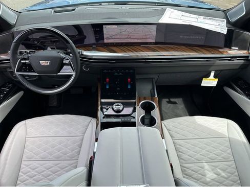 New 2026 Cadillac Escalade Platinum Sport AWD/4WD image 5