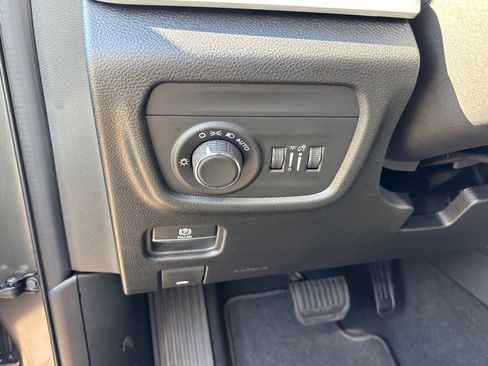 New 2025 Jeep Grand Cherokee Laredo X w/ Luxury Tech Group I image 17