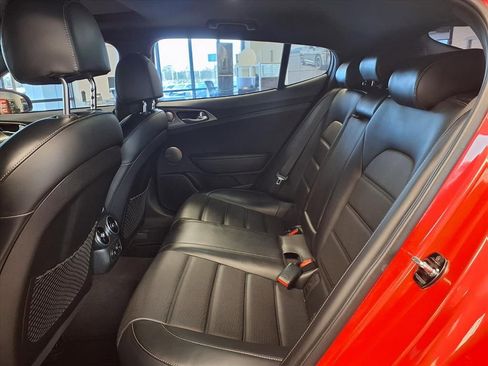 Used 2018 Kia Stinger GT2 image 17