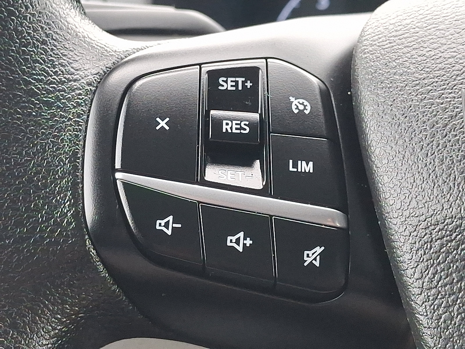 Used 2024 Ford Transit 250 Low Roof AWD w/ Exterior Upgrade Package image 22