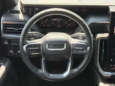 Used 2025 GMC Yukon XL Denali AWD/4WD image 16