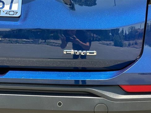 Used 2022 GMC Terrain SLE w/ LPO, Floor Liner Package image 11