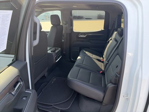 Used 2025 GMC Sierra 1500 SLT w/ SLT Premium Plus Package AWD/4WD image 14