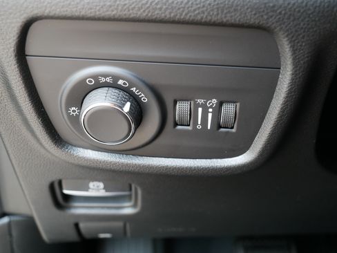 Used 2023 Jeep Grand Cherokee L Laredo AWD/4WD image 26