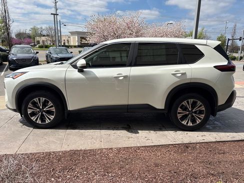 Used 2023 Nissan Rogue SV image 7