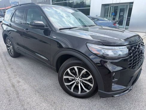 Used 2026 Ford Explorer ST-Line RWD image 1