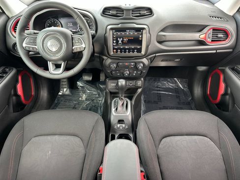 Used 2023 Jeep Renegade Trailhawk w/ Trailer Tow Group image 12