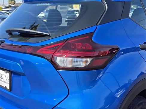 Used 2023 Nissan Kicks S image 19