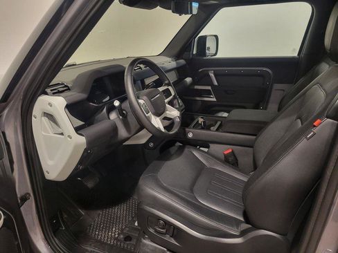 Used 2022 Land Rover Defender 90 X-Dynamic SE image 9