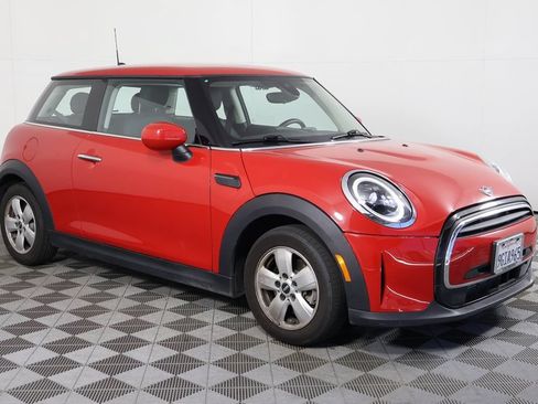 Used 2024 MINI Cooper 2-Door Hardtop FWD image 2