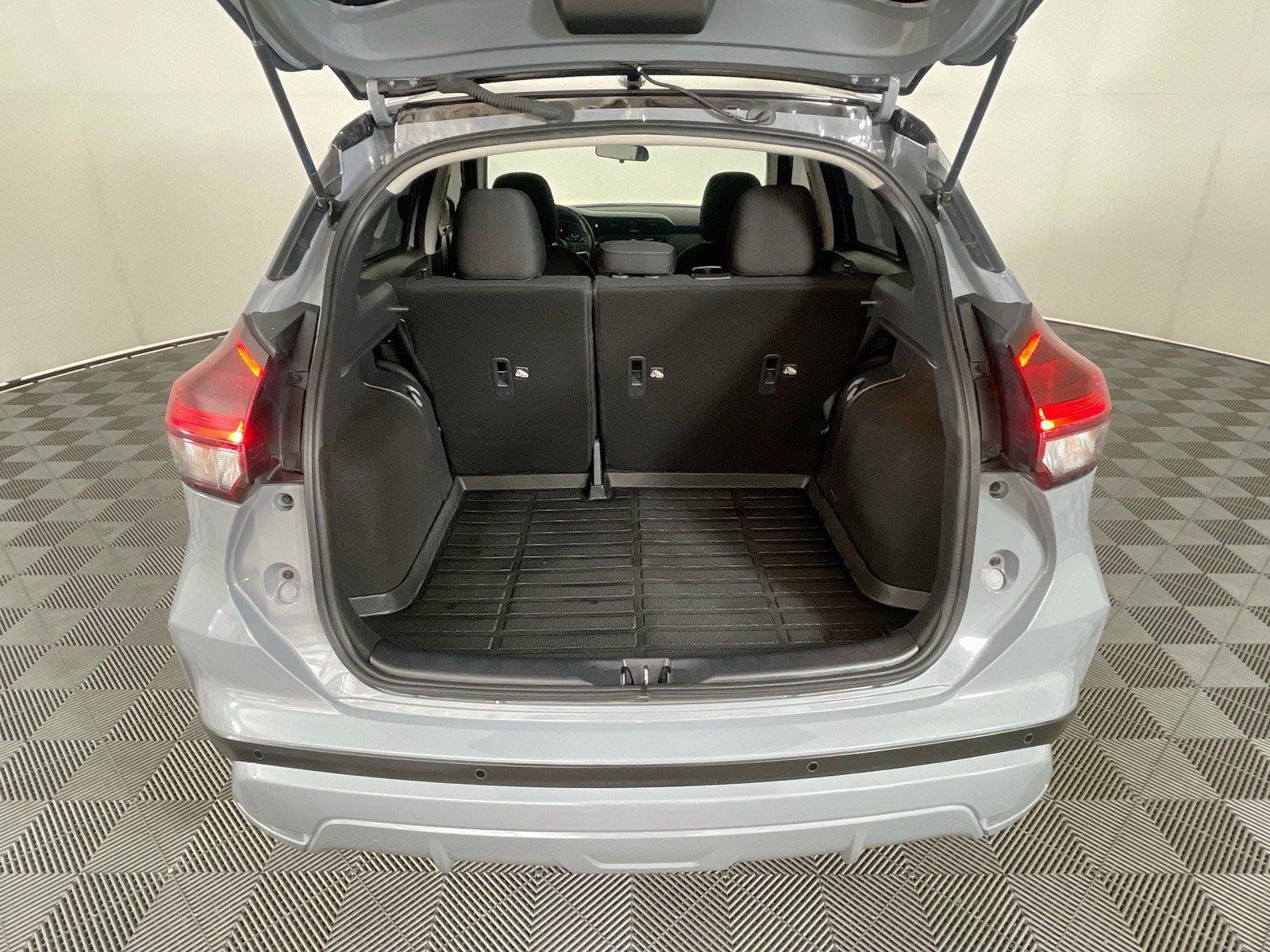 Used 2024 Nissan Kicks SV FWD image 25