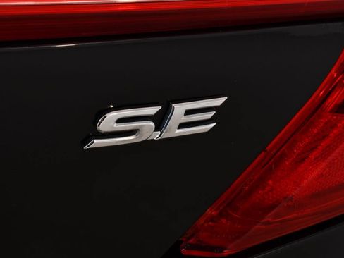 Used 2012 Toyota Camry SE FWD image 23