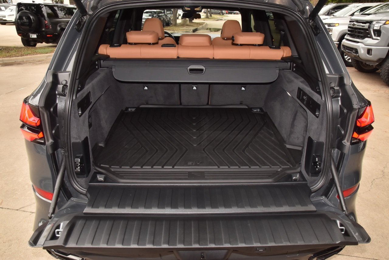 Used 2025 BMW X5 xDrive40i w/ M Sport Package AWD/4WD image 35