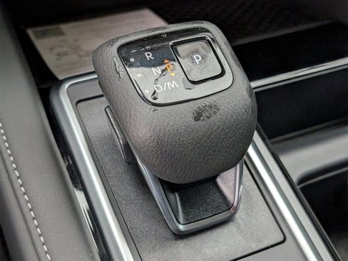 New 2025 Nissan Pathfinder SV image 17