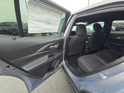 New 2026 Chevrolet Equinox EV LT image 10