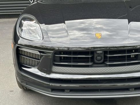 Certified 2022 Porsche Macan S AWD/4WD image 10