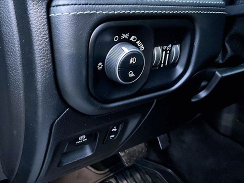 Used 2019 RAM 1500 Limited image 32