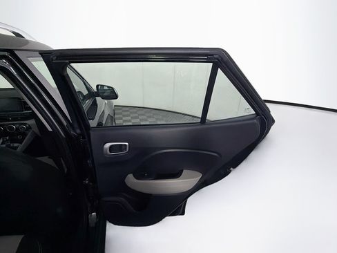 Used 2025 Hyundai Venue SEL FWD image 28