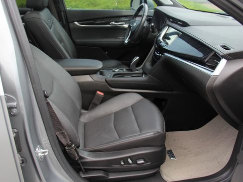 Used 2024 Cadillac XT6 Premium Luxury FWD image 35
