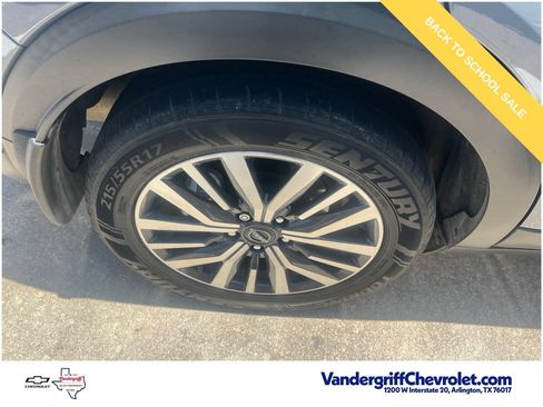 Used 2023 Nissan Kicks SR FWD image 6