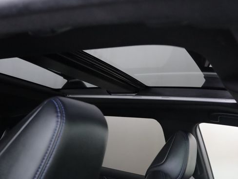 Used 2019 Toyota RAV4 XSE AWD/4WD image 3