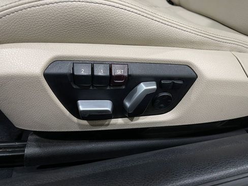 Used 2016 BMW M235i Convertible image 15