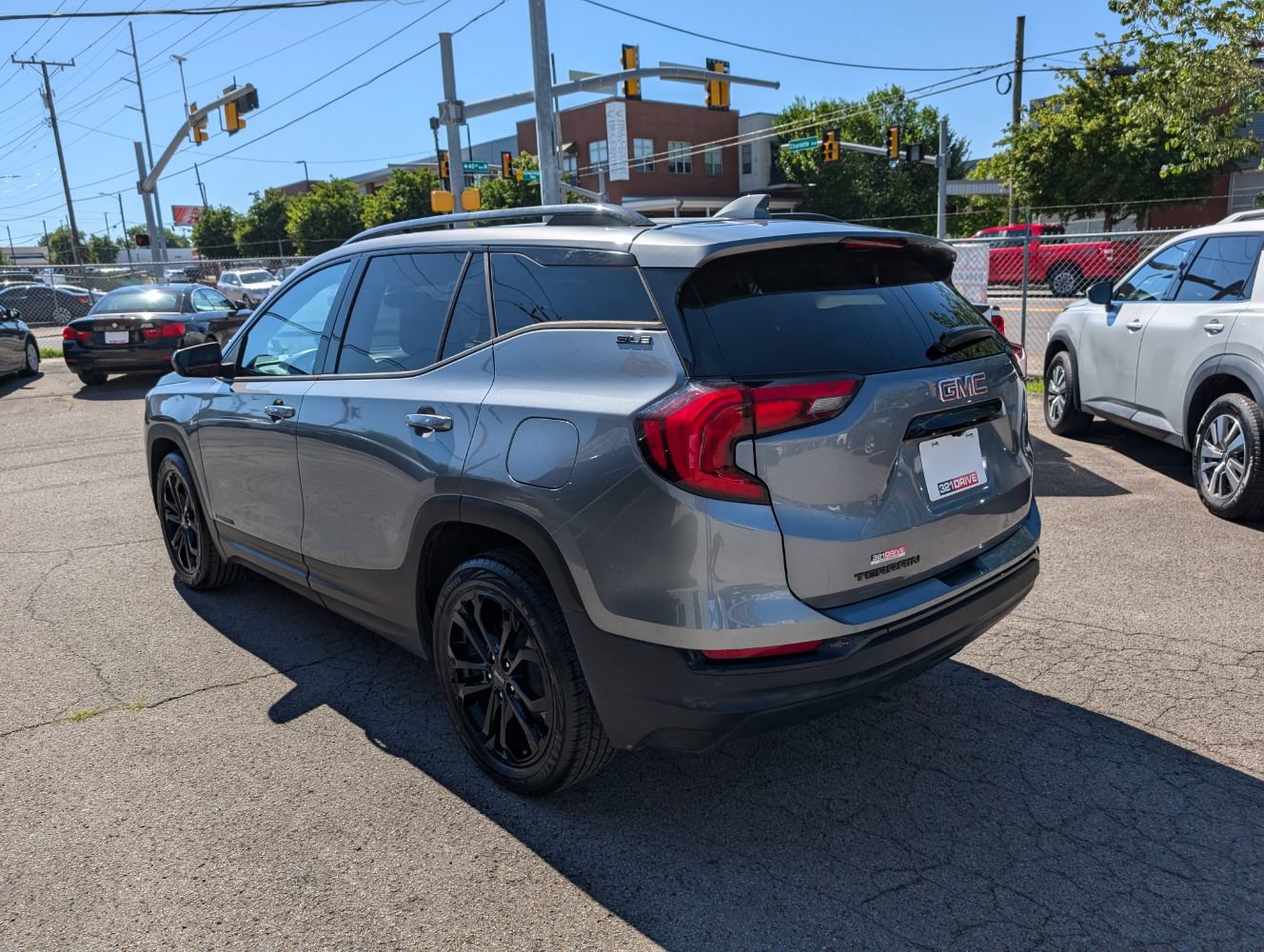 Used 2020 GMC Terrain SLE w/ Driver Convenience Package FWD image 8