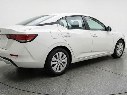 Used 2025 Nissan Sentra S FWD image 9