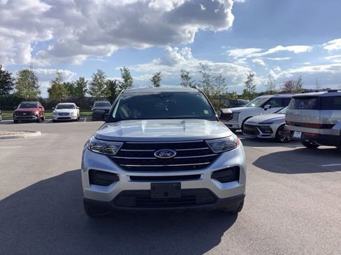 Used 2020 Ford Explorer XLT w/ Comfort Package image 2