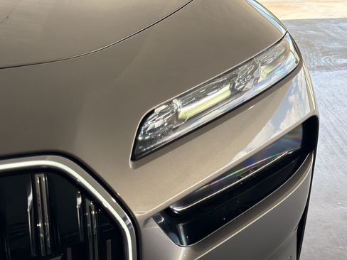 Used 2023 BMW i7 xDrive60 w/ Executive Package 2 AWD/4WD image 8