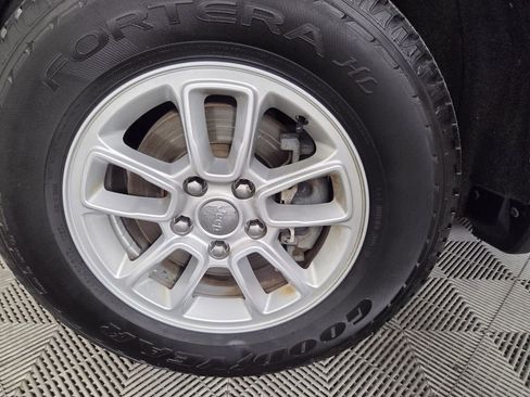 Certified 2020 Jeep Grand Cherokee Laredo AWD/4WD image 10
