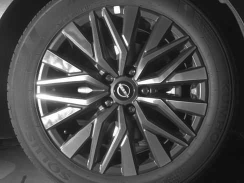 Used 2025 Nissan Altima 2.5 SV image 13