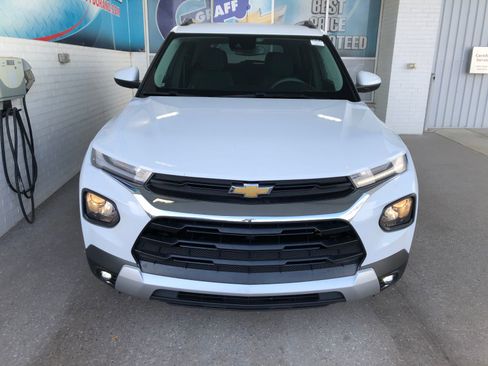 Used 2023 Chevrolet TrailBlazer LT w/ Convenience Package image 2