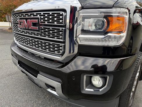 Used 2019 GMC Sierra 2500 Denali image 11
