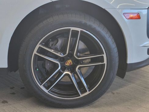 Certified 2021 Porsche Macan AWD/4WD image 6