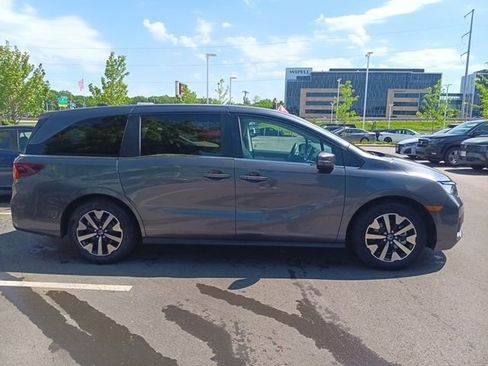 Used 2025 Honda Odyssey EX-L image 4