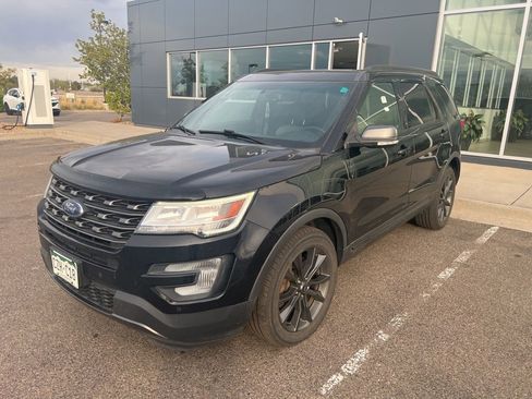 Used 2017 Ford Explorer XLT w/ Equipment Group 202A image 1
