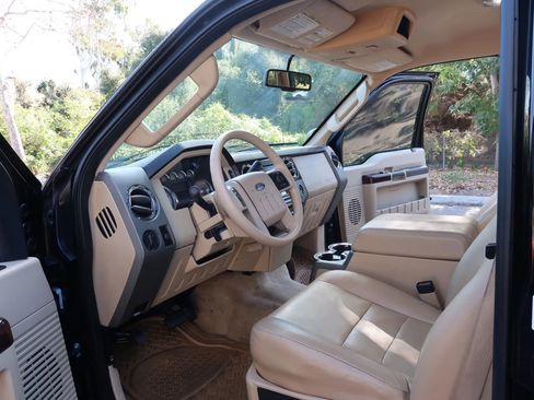 Used 2008 Ford F350 Lariat image 11
